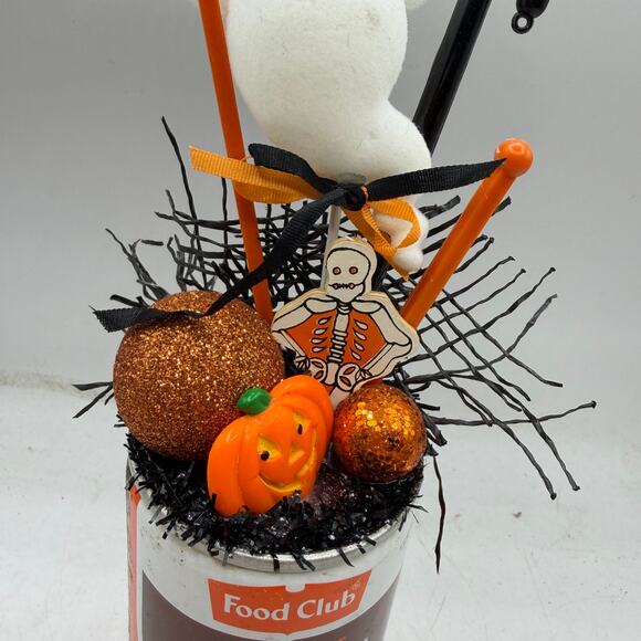 Halloween Haunting Vintage Decor centerpiece - Multimedia Assemblage tin can - Picture 3 of 7